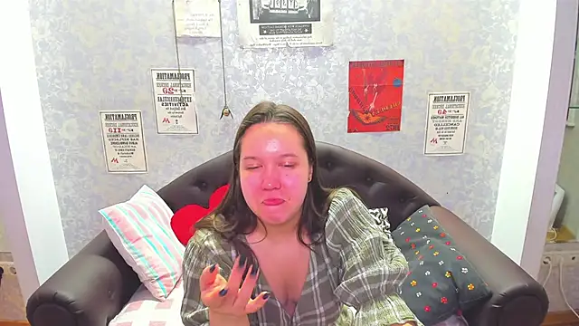 Snapshot of Mira_Karter chatting on January 28, 2025, 2:11 am Mira Karter online show from January 28, 2025, 2:11 am