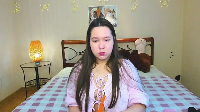 Snapshot of Mira_Karter chatting on March 4, 2025, 2:06 am Mira Karter online show from March 4, 2025, 2:06 am