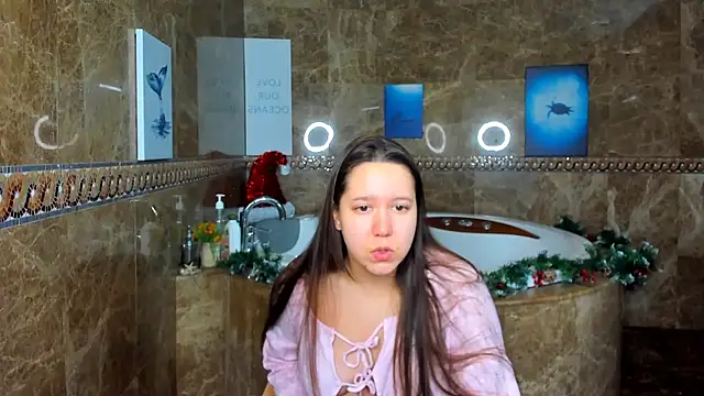 Snapshot of Mira_Karter chatting on January 25, 2025, 1:43 am Mira Karter online show from January 25, 2025, 1:43 am