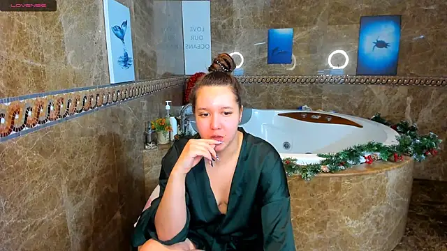 Snapshot of Mira_Karter chatting on January 12, 2025, 4:52 am Mira Karter online show from January 12, 2025, 4:52 am