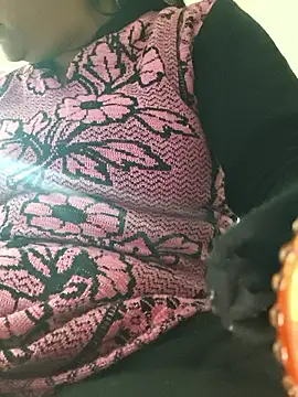 PeaCoooock online show from December 17, 2025, 3:39 pm