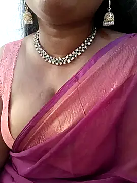 Snapshot of honey-sexy chatting on January 20, 2025, 10:07 am honey-sexy online show from January 20, 2025, 10:07 am