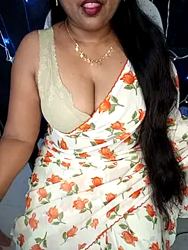 Snapshot of honey-sexy chatting on February 14, 2025, 6:23 am honey-sexy online show from February 14, 2025, 6:23 am