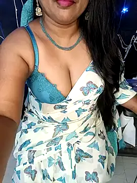 Snapshot of honey-sexy chatting on January 22, 2025, 6:10 am honey-sexy online show from January 22, 2025, 6:10 am