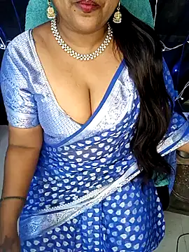 Snapshot of honey-sexy chatting on February 2, 2025, 10:24 am honey-sexy online show from February 2, 2025, 10:24 am