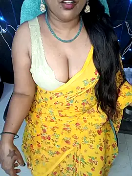 Snapshot of honey-sexy chatting on January 28, 2025, 8:36 am honey-sexy online show from January 28, 2025, 8:36 am