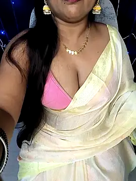Snapshot of honey-sexy chatting on February 28, 2025, 11:25 am honey-sexy online show from February 28, 2025, 11:25 am