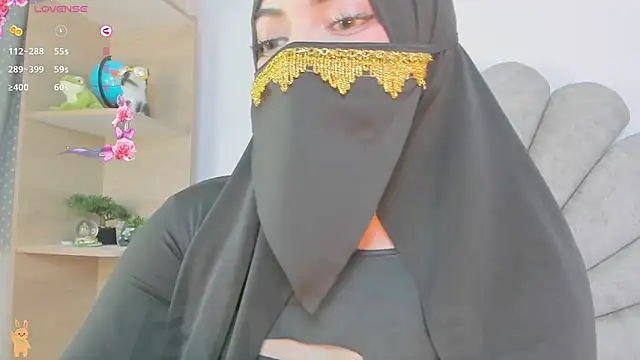 Snapshot of Amaltea chatting on December 20, 2025, 4:37 am Amaltea online show from December 20, 2025, 4:37 am