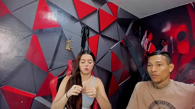 Hana and Zeta online show from November 7, 2025, 12:21 pm