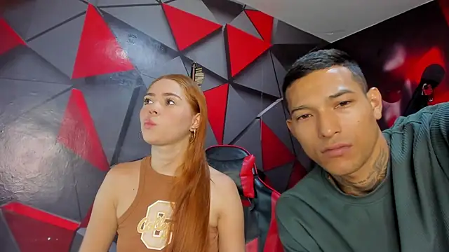 Hana and Zeta online show from November 18, 2025, 12:08 pm