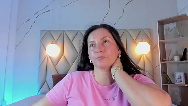 angelswets online show from February 5, 2026, 4:14 pm