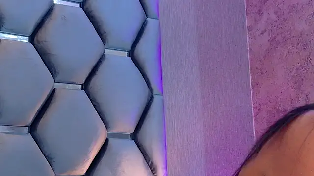 VanessaGlenn online show from July 6, 2026, 12:23 pm