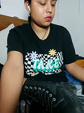 azulzulix online show from April 16, 2026, 2:56 am