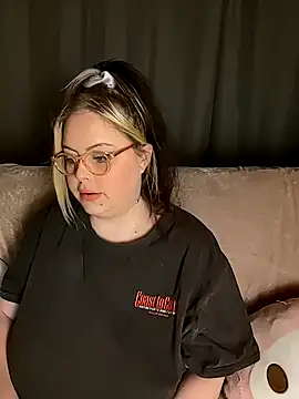 ChubbyBubs online show from October 27, 2025, 4:52 pm