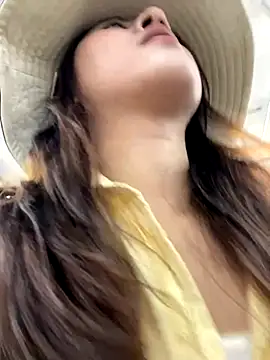 Snapshot of Liliya-77 chatting on September 22, 2025, 2:06 am Liliya-77 online show from September 22, 2025, 2:06 am