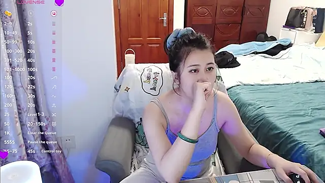 Snapshot of Liliya-77 chatting on March 12, 2025, 12:15 pm Liliya-77 online show from March 12, 2025, 12:15 pm