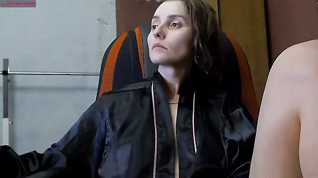 womanstrong78 online show from March 6, 2025, 5:11 pm