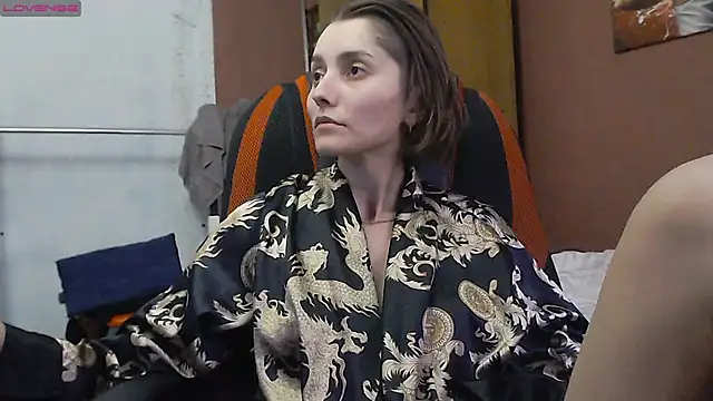 womanstrong78 online show from March 17, 2025, 12:25 pm