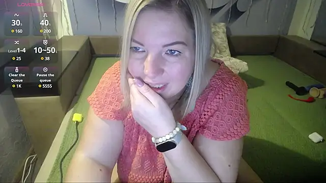 Snapshot of LILIcool chatting on December 7, 2024, 1:02 pm LILIcool online show from December 7, 2024, 1:02 pm