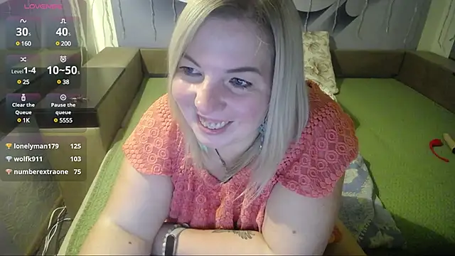 Snapshot of LILIcool chatting on December 5, 2024, 2:15 am LILIcool online show from December 5, 2024, 2:15 am