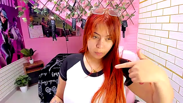 Snapshot of marcellaa303av chatting on January 10, 2026, 2:51 am marcellaa303av online show from January 10, 2026, 2:51 am