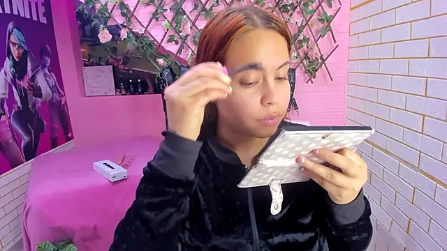 Snapshot of marcellaa303av chatting on February 28, 2026, 3:39 am marcellaa303av online show from February 28, 2026, 3:39 am