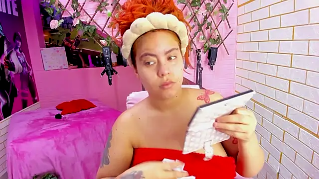 Snapshot of marcellaa303av chatting on February 6, 2026, 12:39 am marcellaa303av online show from February 6, 2026, 12:39 am