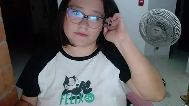 CinnamonCookiez online show from January 10, 2025, 4:01 am