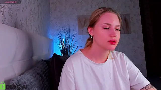 Carol  Cox online show from October 22, 2025, 10:52 pm