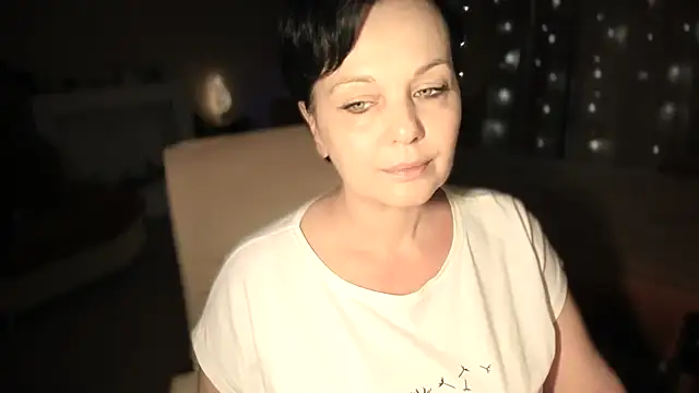 WitchBlueRose online show from April 14, 2026, 7:08 pm