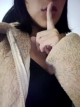 Snapshot of PequeArely chatting on February 6, 2025, 9:22 am PequeArely online show from February 6, 2025, 9:22 am