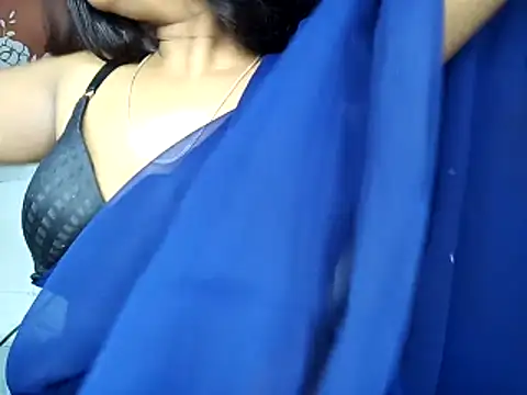 Snapshot of Muktha chatting on October 16, 2025, 2:25 pm Muktha online show from October 16, 2025, 2:25 pm