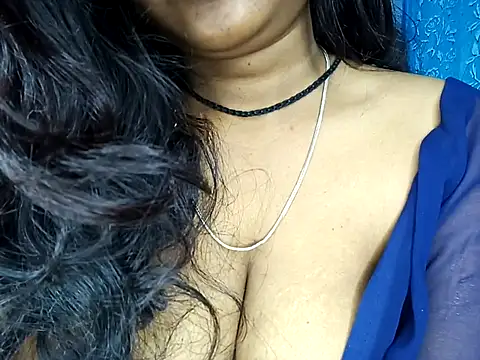 Snapshot of Muktha chatting on November 7, 2025, 3:33 am Muktha online show from November 7, 2025, 3:33 am