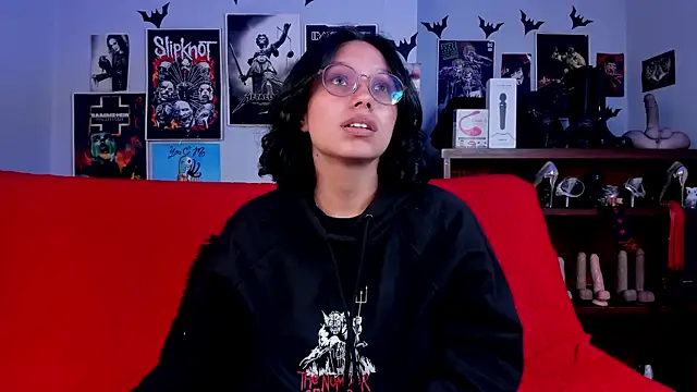 lilith-deveraux online show from May 27, 2026, 4:14 pm