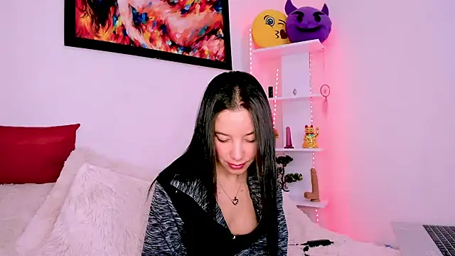 Manuelaa mejiia online show from February 18, 2025, 3:20 pm