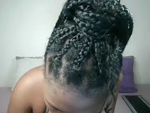 Thickqueenxxx online show from October 2, 2025, 6:17 am