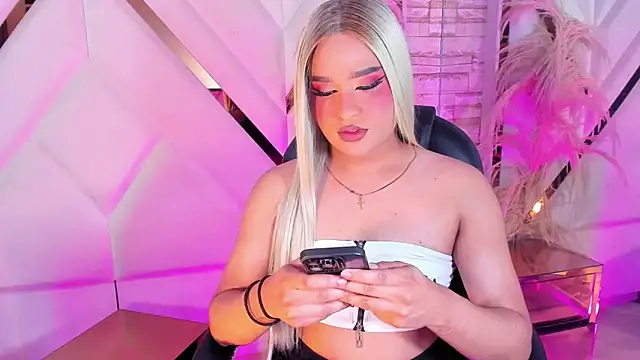 Snapshot of Elody_Preysler69 chatting on January 17, 2026, 4:49 am Elody Preysler69 online show from January 17, 2026, 4:49 am