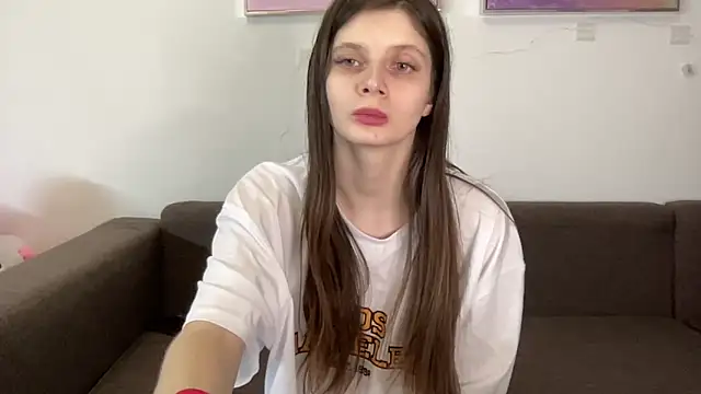 Effi 18 online show from February 7, 2025, 5:29 pm
