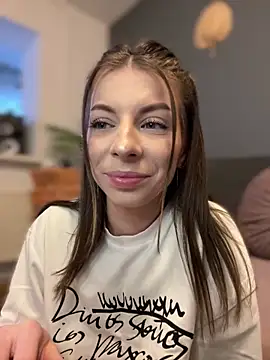 Snapshot of Mia_Ethan chatting on January 30, 2025, 2:47 pm Mia Ethan online show from January 30, 2025, 2:47 pm