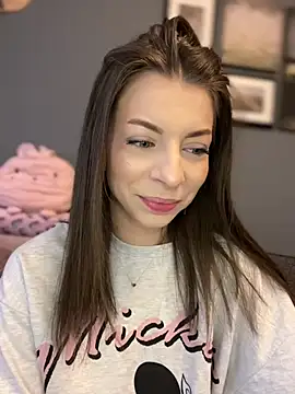 Snapshot of Mia_Ethan chatting on February 20, 2025, 6:06 am Mia Ethan online show from February 20, 2025, 6:06 am