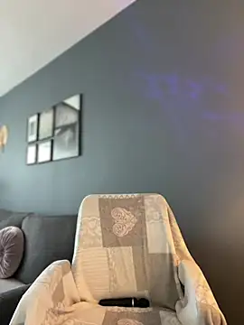 Mia Ethan online show from May 23, 2026, 8:57 am