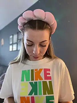 Mia Ethan online show from July 23, 2026, 9:17 am