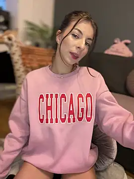 Snapshot of Mia_Ethan chatting on February 1, 2025, 3:18 pm Mia Ethan online show from February 1, 2025, 3:18 pm