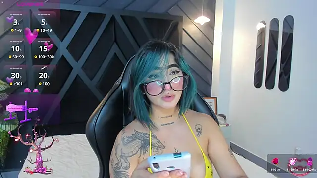 Alahia Dangelo online show from March 21, 2025, 2:51 pm