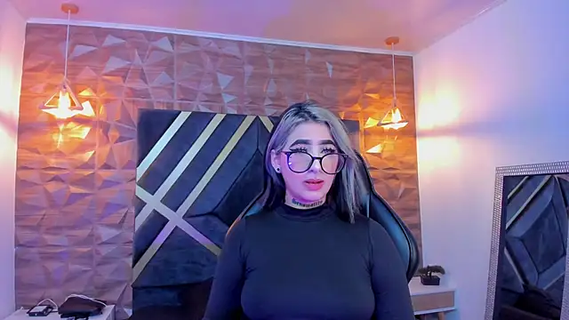 Alahia Dangelo online show from October 18, 2025, 11:45 am