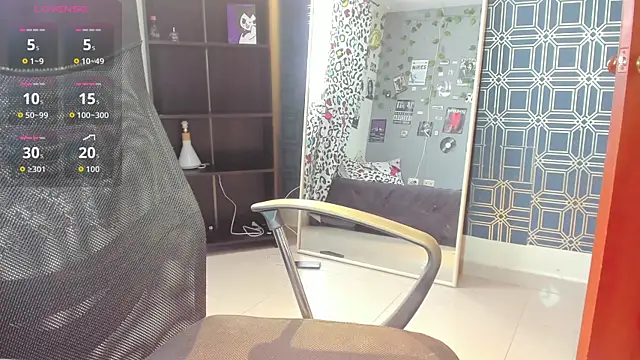  maria foxx  online show from November 11, 2025, 8:25 pm