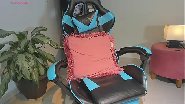  maria foxx  online show from May 23, 2026, 5:12 pm