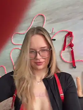 Queen Lynn online show from June 1, 2026, 2:34 am