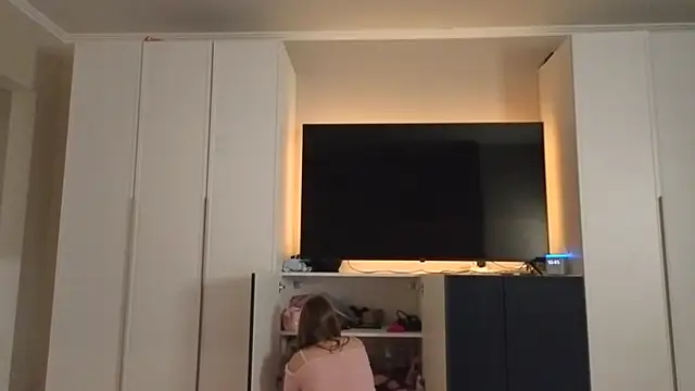 Snapshot of endlesssoffi chatting on November 17, 2025, 8:24 pm endlesssoffi online show from November 17, 2025, 8:24 pm