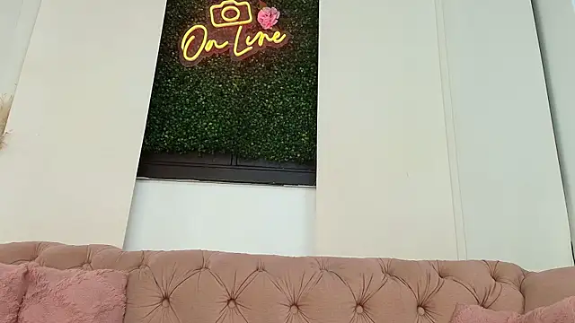 kayna gomez online show from October 19, 2025, 7:27 pm